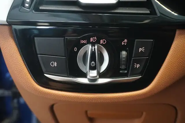 BMW 5 Series view 15