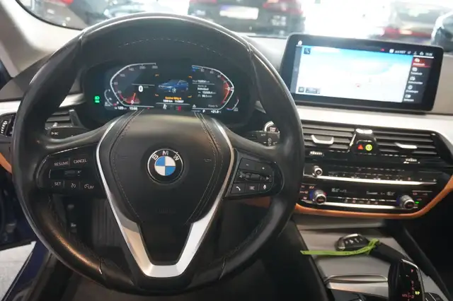 BMW 5 Series view 12