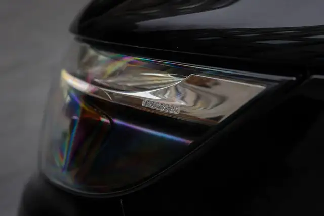 Mercedes-Benz V 300 view 10