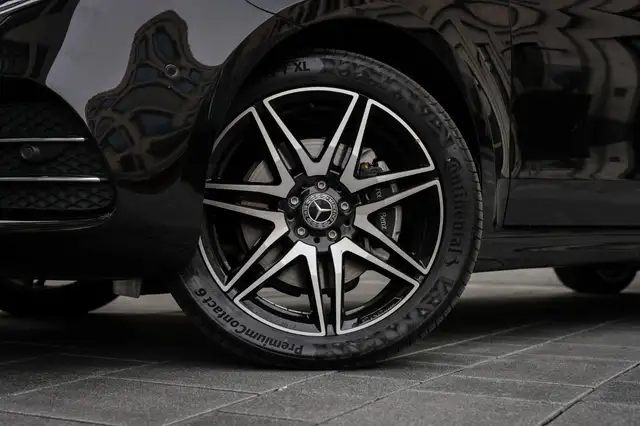 Mercedes-Benz V 300 view 9