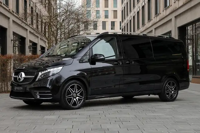 Mercedes-Benz V 300 view 2