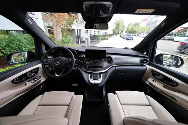 Mercedes-Benz V 300 view 11