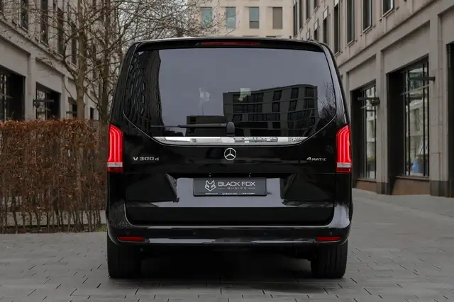 Mercedes-Benz V 300 view 6