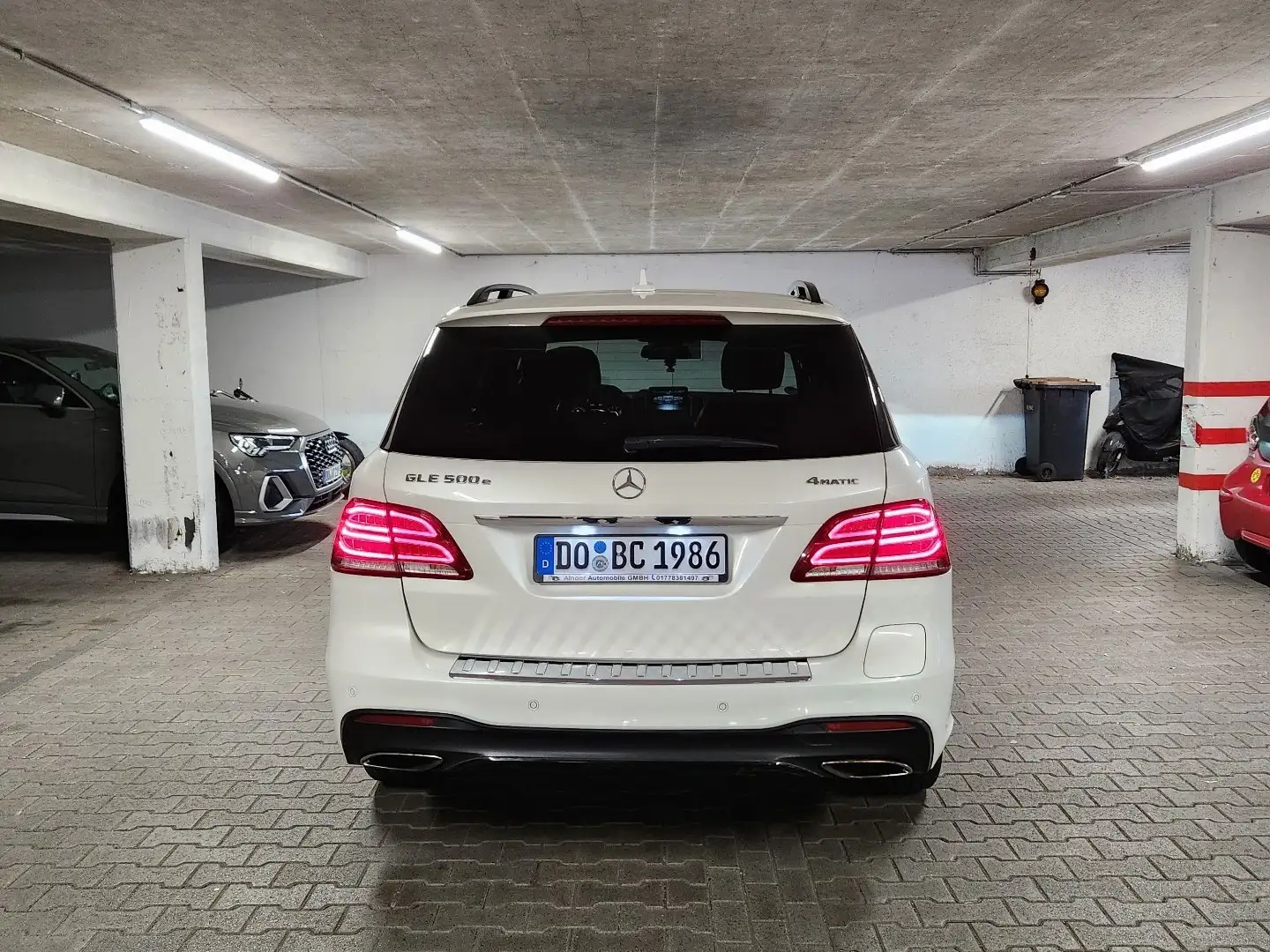 Mercedes-Benz GLE 500 e 4Matic 7G-TRONIC AMG Line Bílá - 2