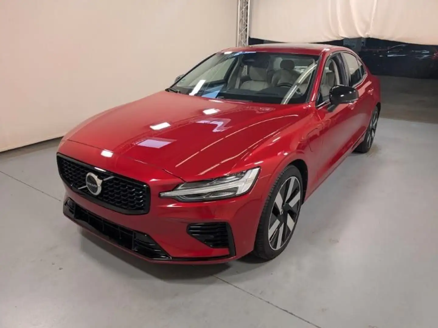 Volvo S60 T8 Ultimate Dark Recharge Plug-In Hybrid A Rot - 2
