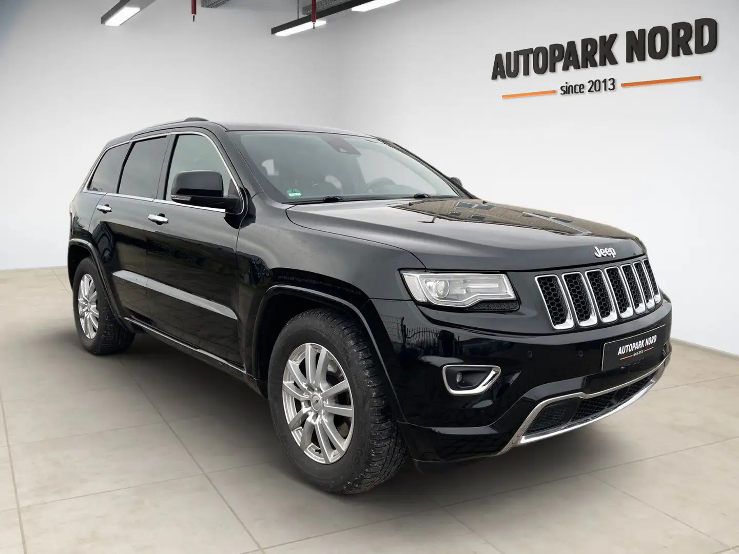 Jeep Grand Cherokee 3.0l V6 CRD Overland/LEDER/PANO Schwarz - 2