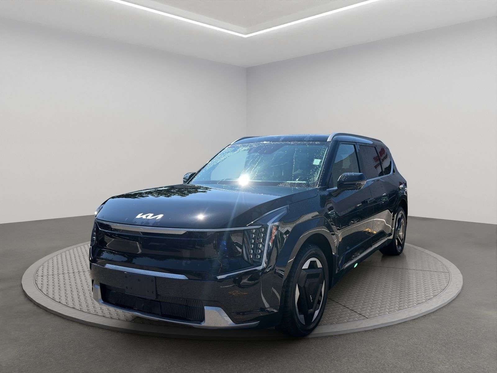 2026 Kia EV9 Land+ w/Plus Package / CPO Qualified