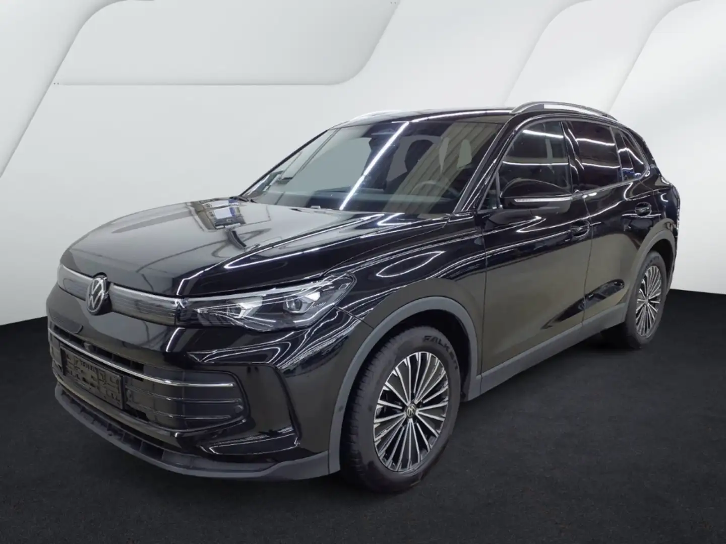 Volkswagen Tiguan 1.5 GOAL MATRIX AHK 360°SHZ 18'' NAVI TRAVEL el. H Schwarz - 1