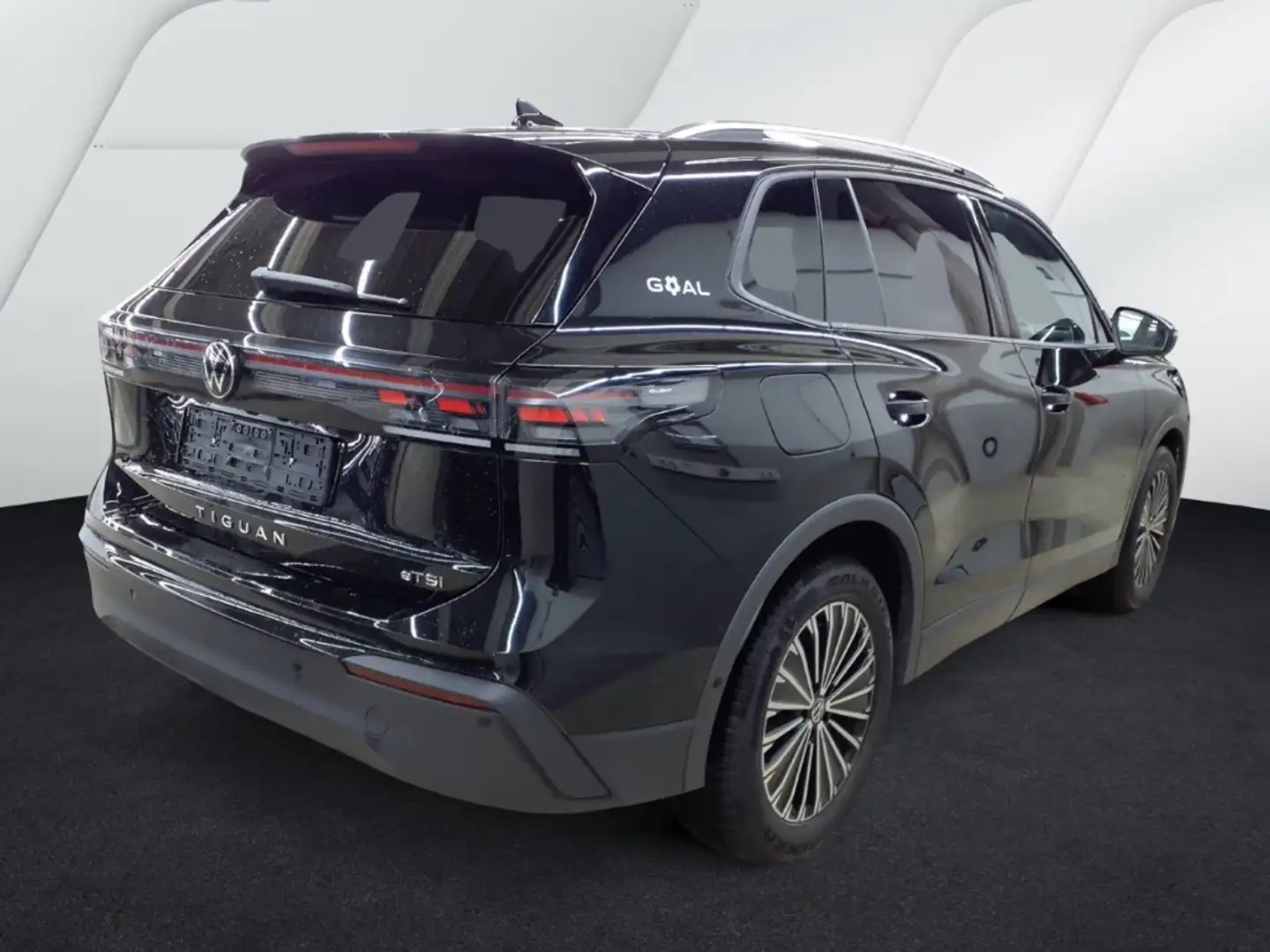 Volkswagen Tiguan 1.5 GOAL MATRIX AHK 360°SHZ 18'' NAVI TRAVEL el. H Schwarz - 2