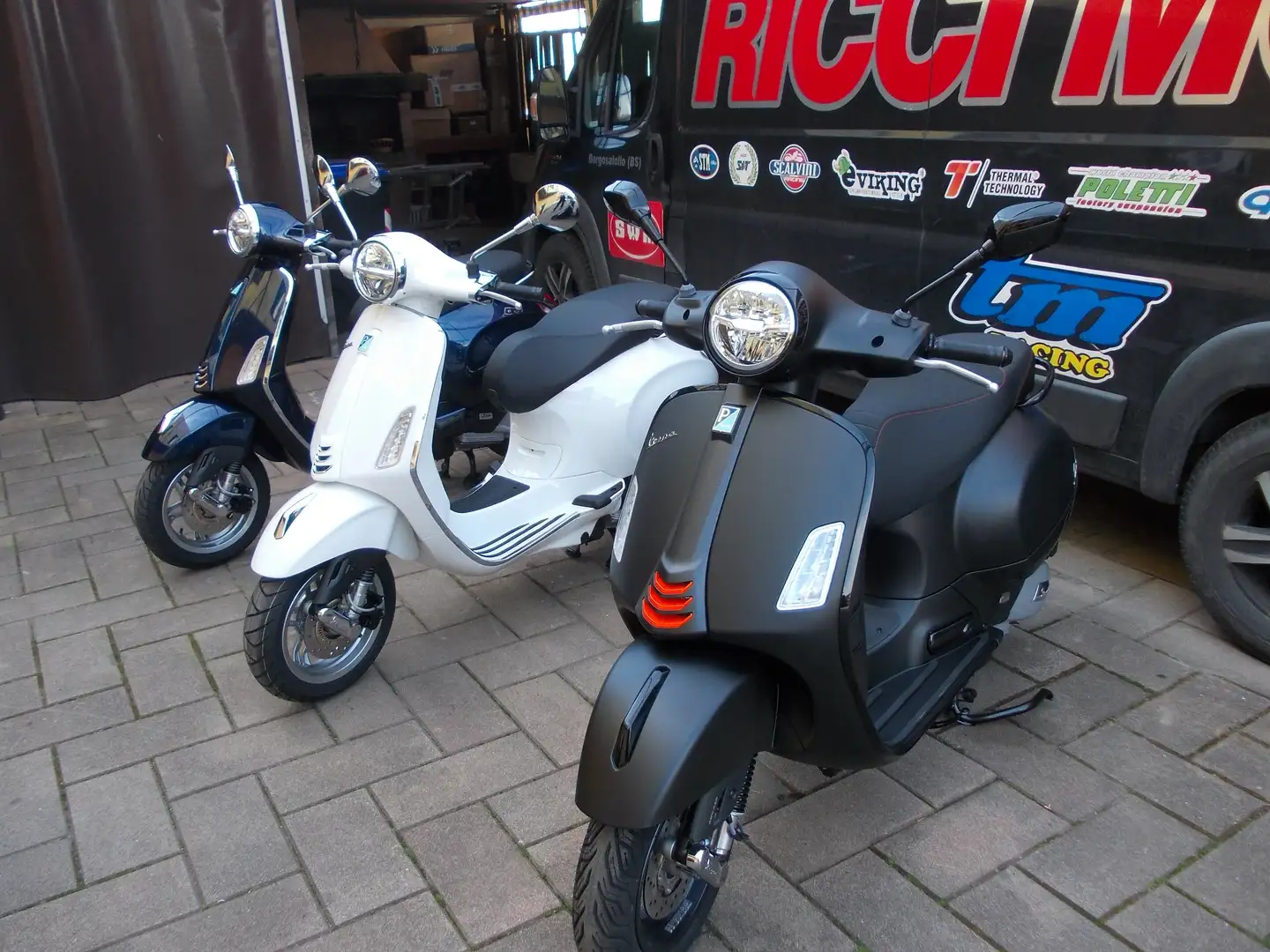 Vespa 125 PRIMAVERA e  GTS Alb - 2