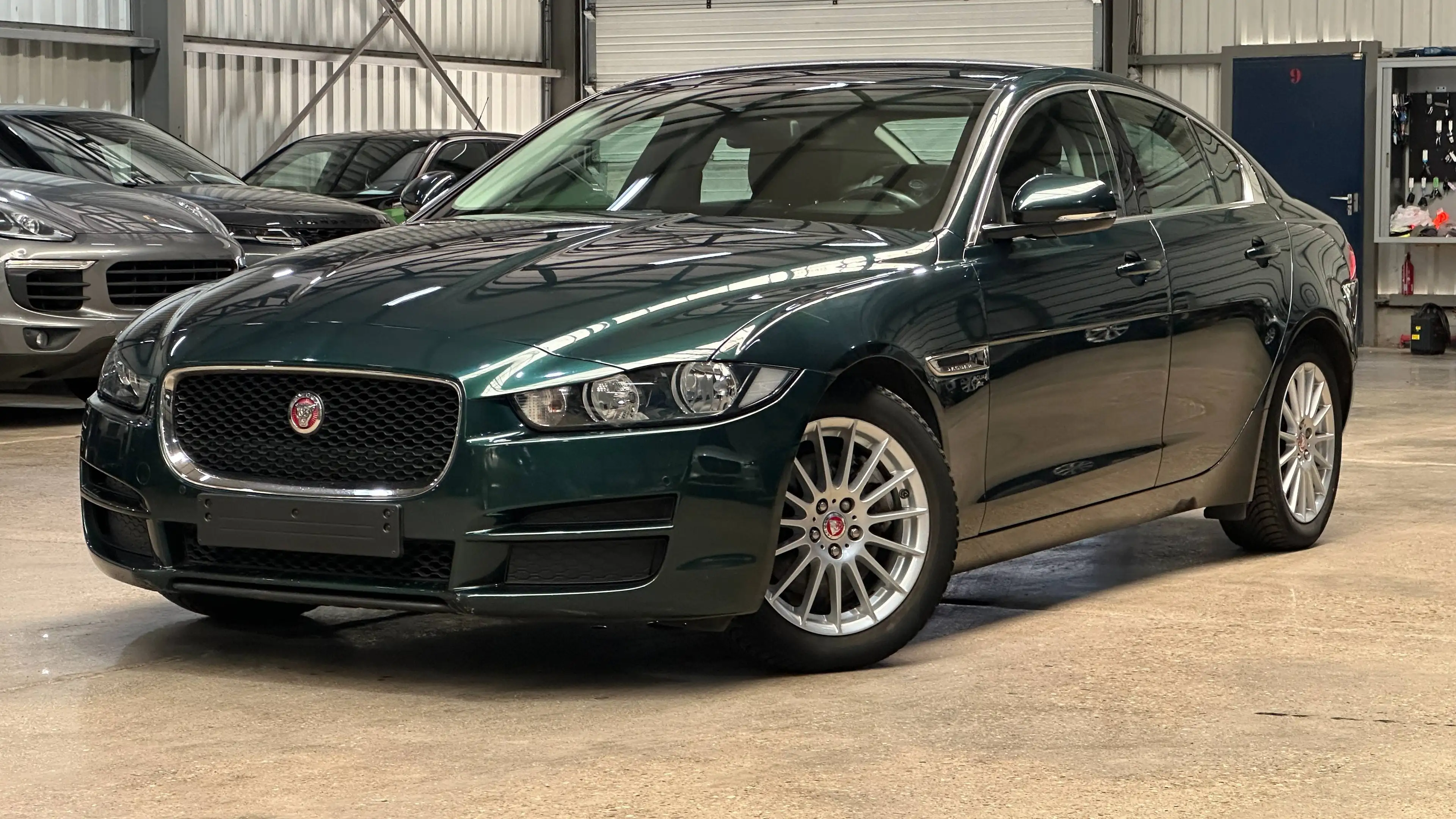 Jaguar XE XE 2.0 D E-Performance Prestige
