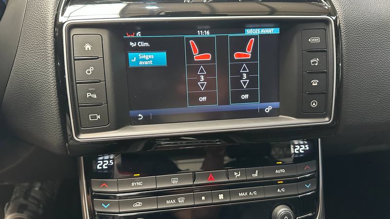 Jaguar XE XE 2.0 D E-Performance Prestige — photo 12