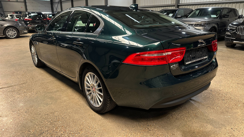 Jaguar XE XE 2.0 D E-Performance Prestige — photo 6