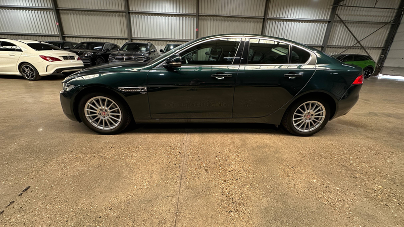 Jaguar XE XE 2.0 D E-Performance Prestige — photo 7