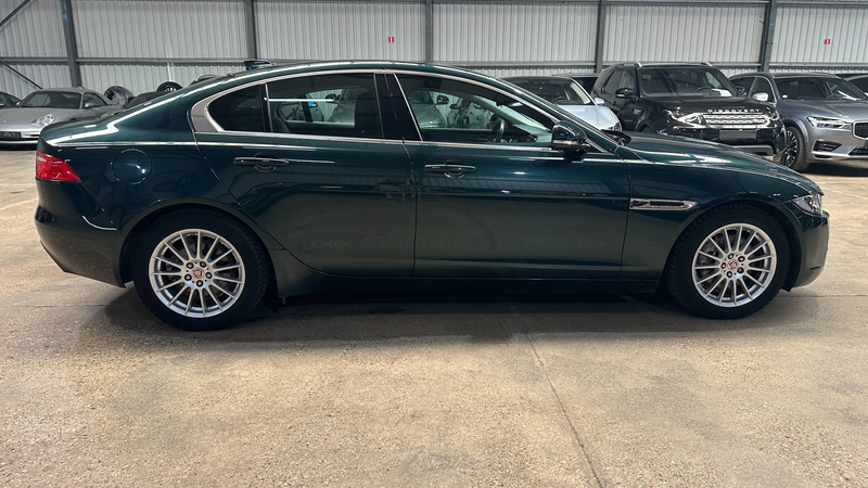 Jaguar XE XE 2.0 D E-Performance Prestige — photo 4