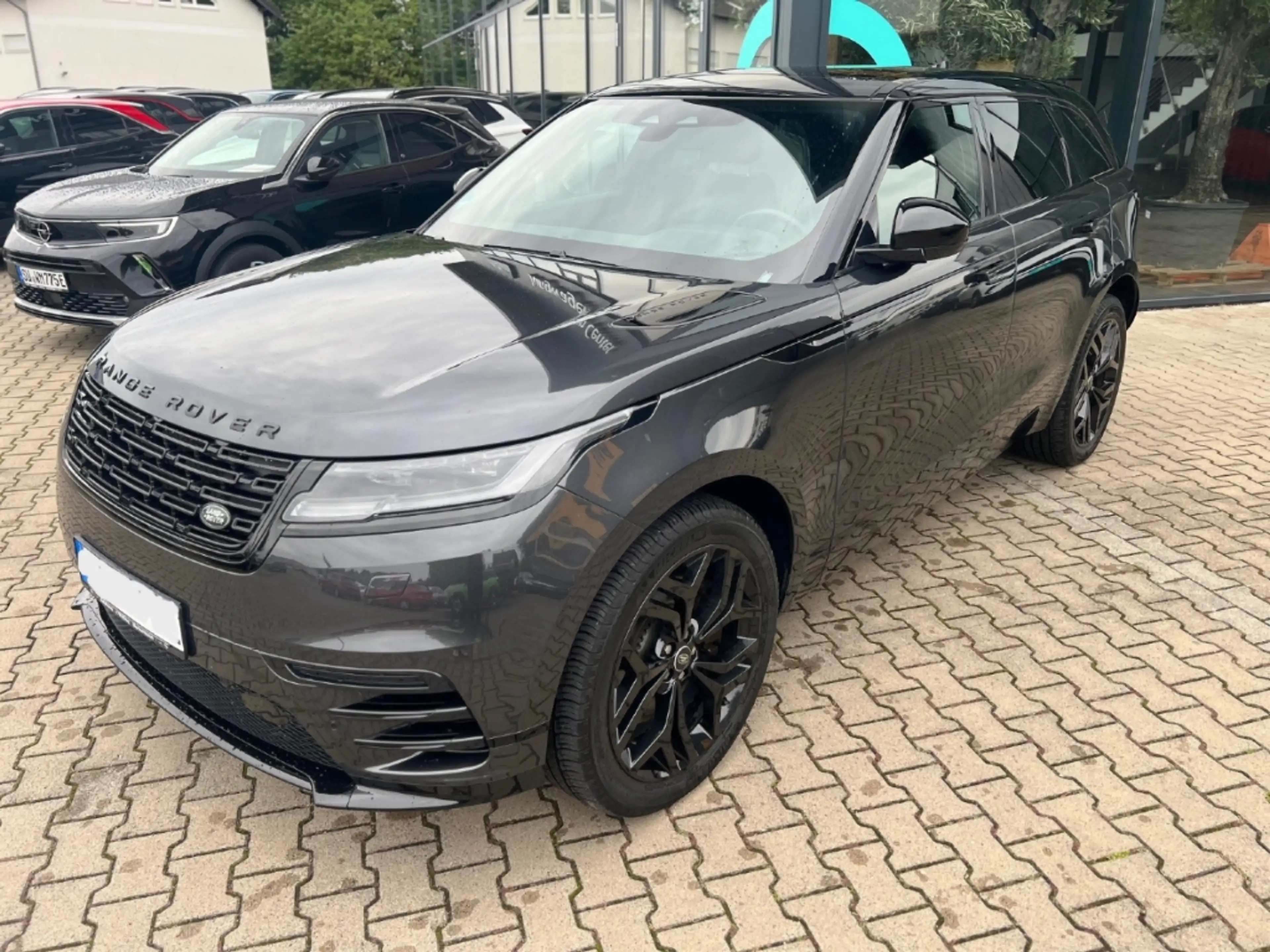 Land Rover Range Rover Velar Dynamic SE D300 +BlackPack++PanoDach+ — photo 2