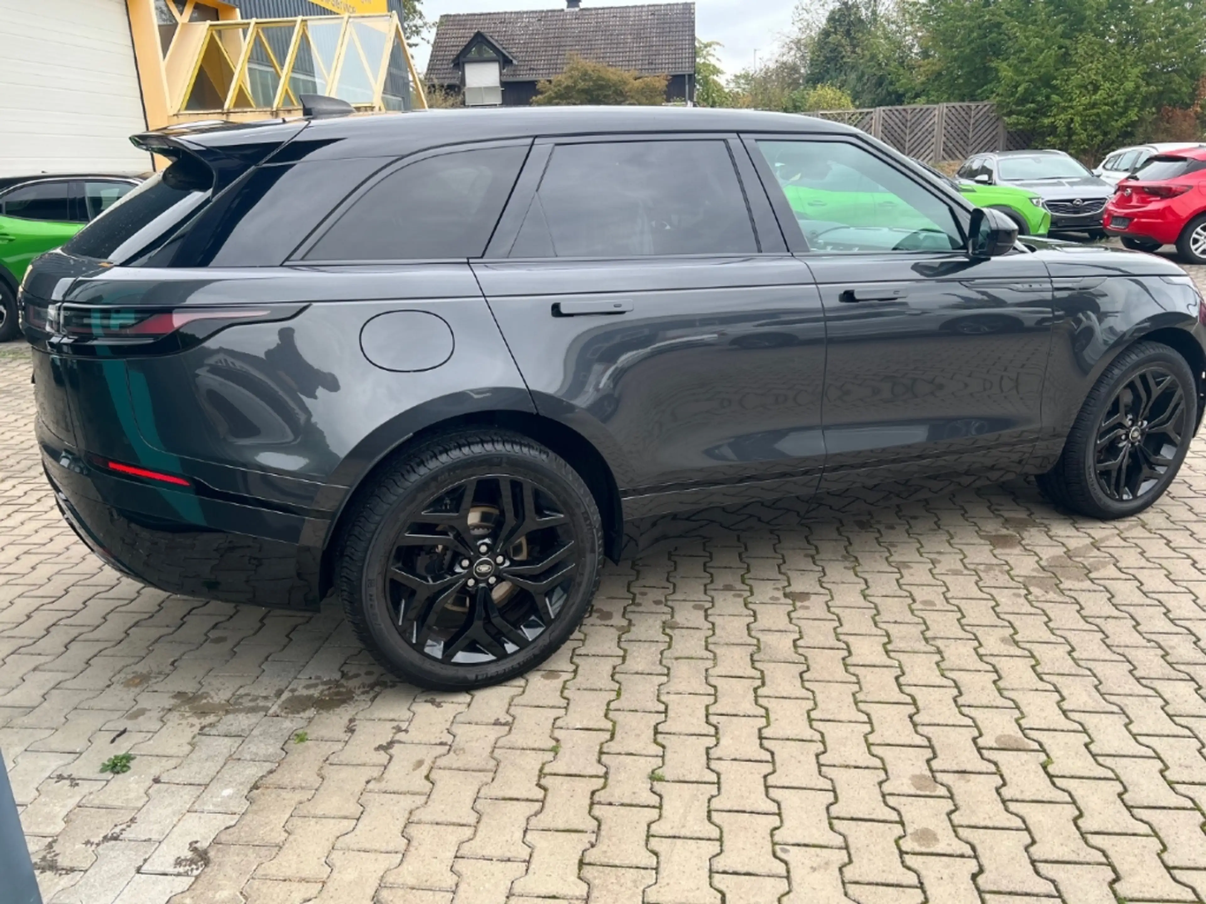 Land Rover Range Rover Velar Dynamic SE D300 +BlackPack++PanoDach+ — photo 7
