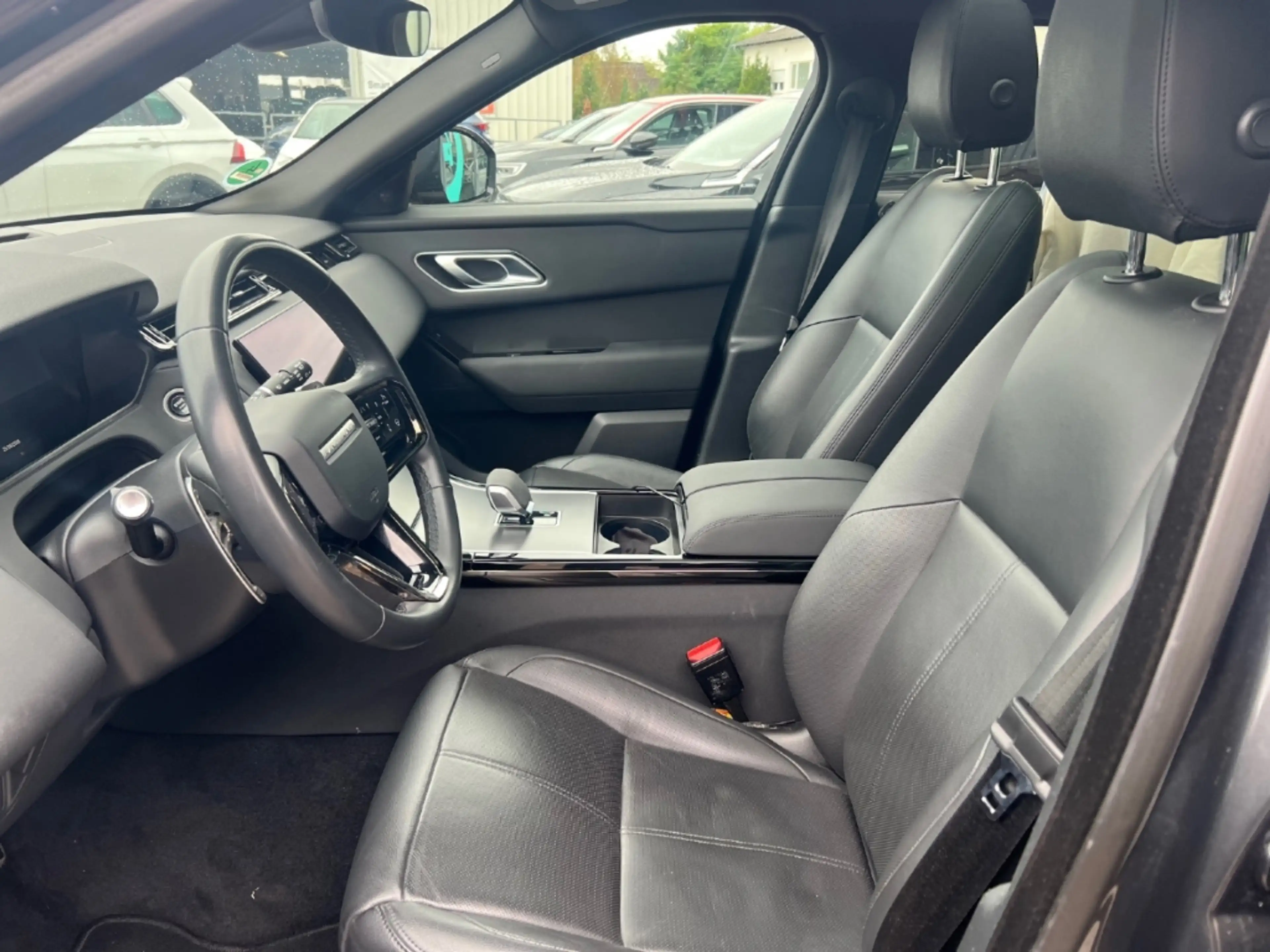Land Rover Range Rover Velar Dynamic SE D300 +BlackPack++PanoDach+ — photo 11