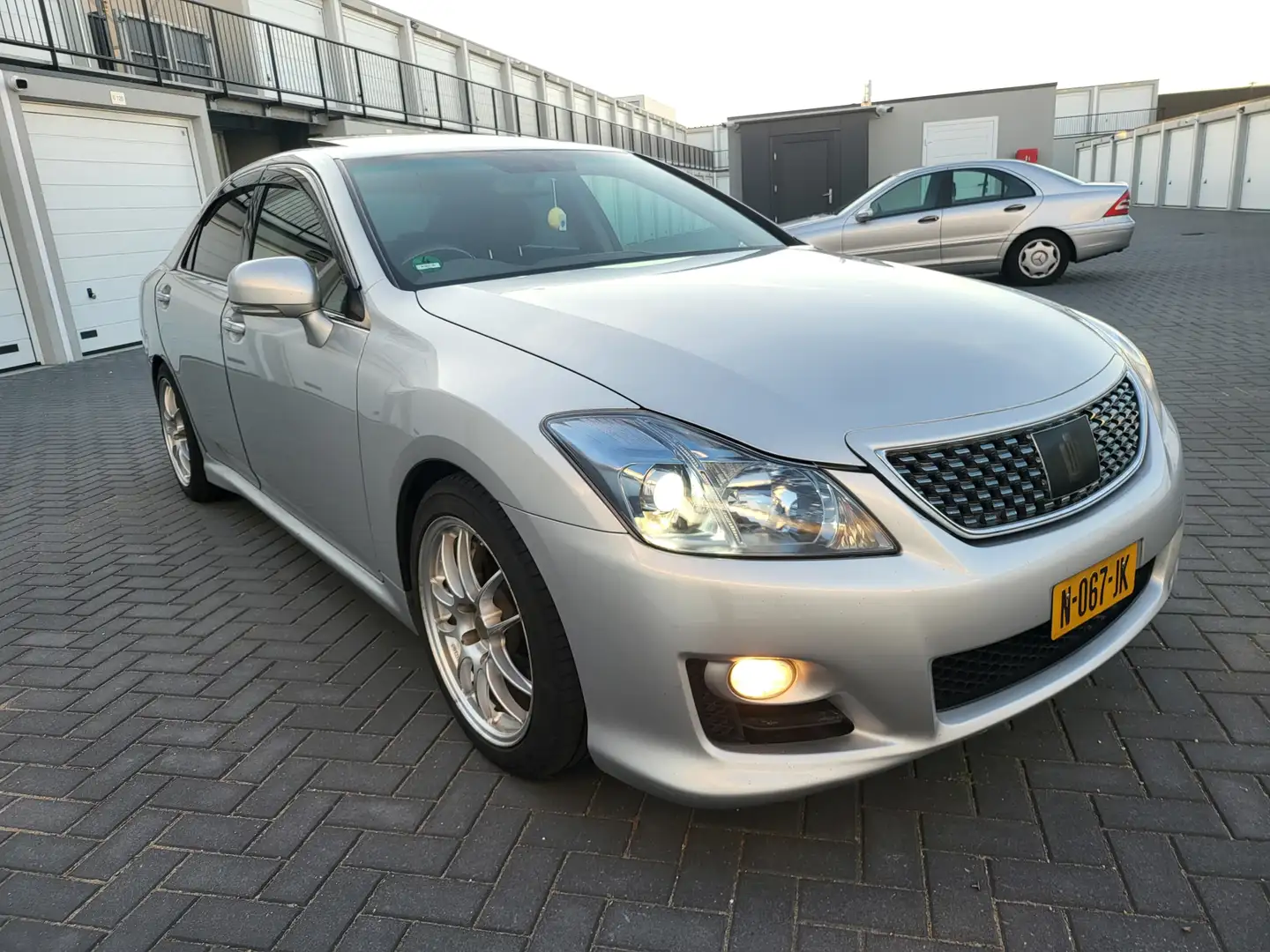Toyota Crown Hybrid GWS204 TOM's Silber - 2