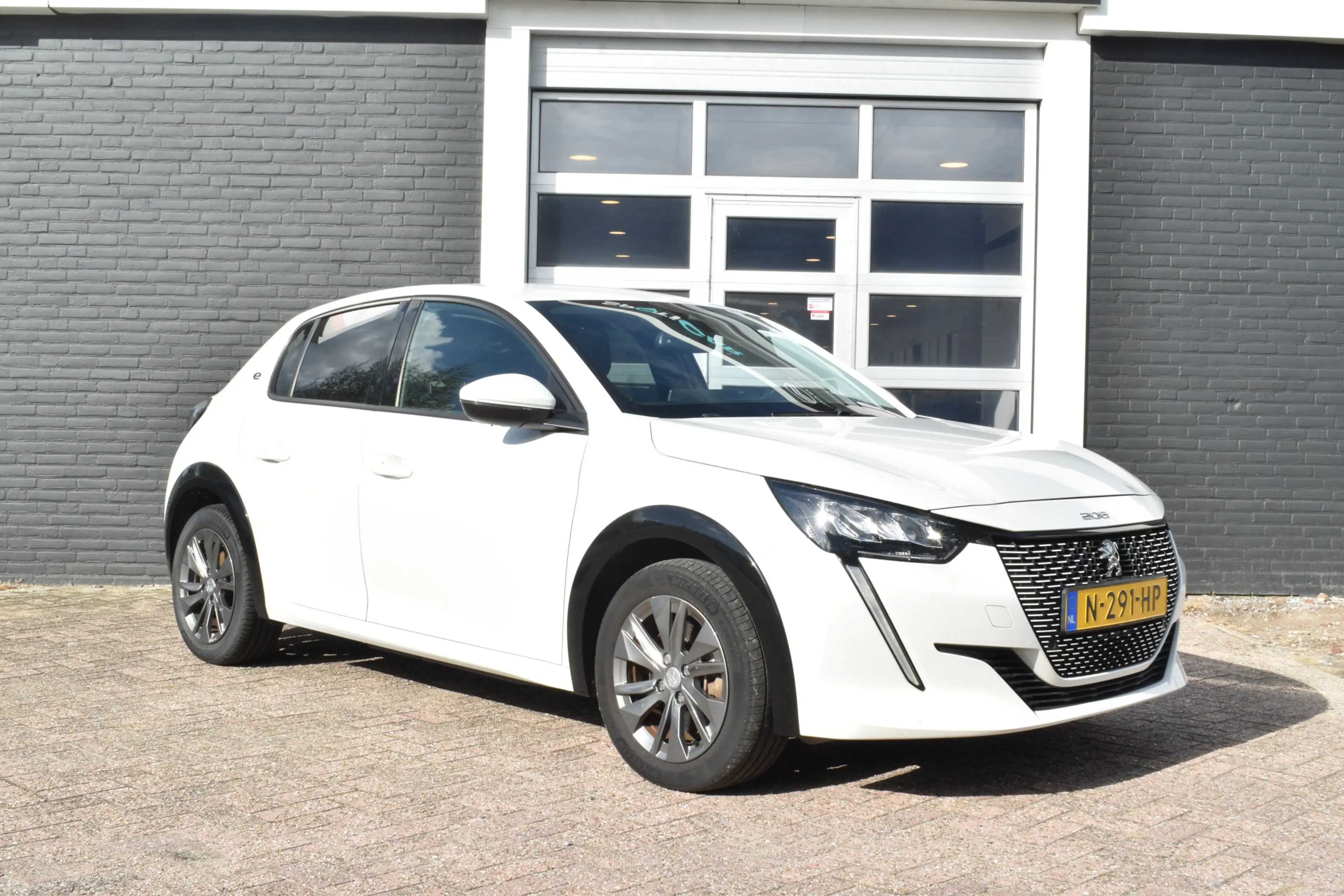 Peugeot e-208 EV Allure 50 kWh | SOH 85% Parkeerhulp | Airco | c — photo 8