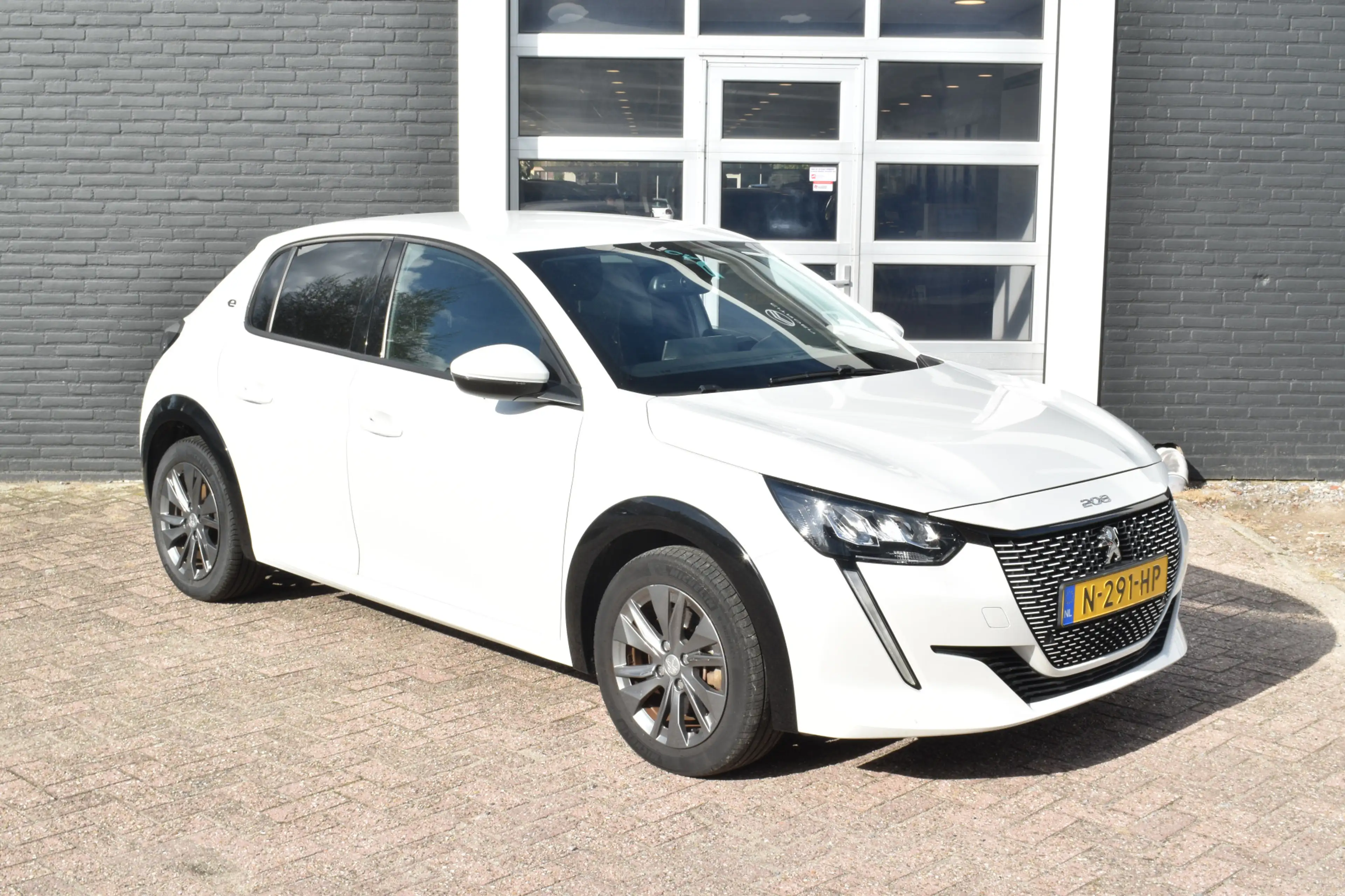 Peugeot e-208 EV Allure 50 kWh | SOH 85% Parkeerhulp | Airco | c — photo 7
