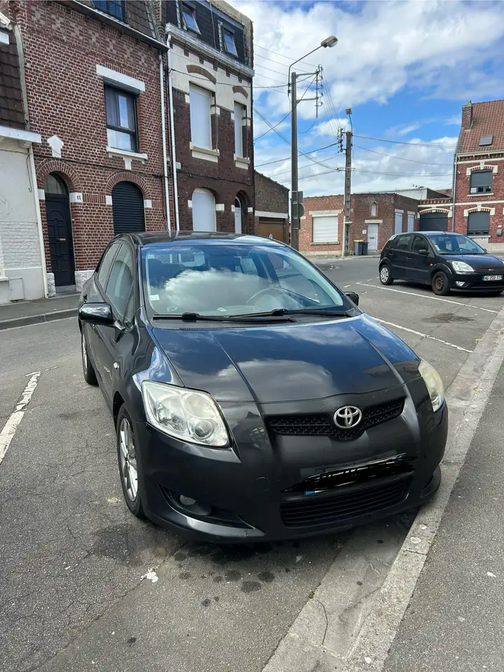 Toyota Auris 126 D-4D LinÃ©a Sol