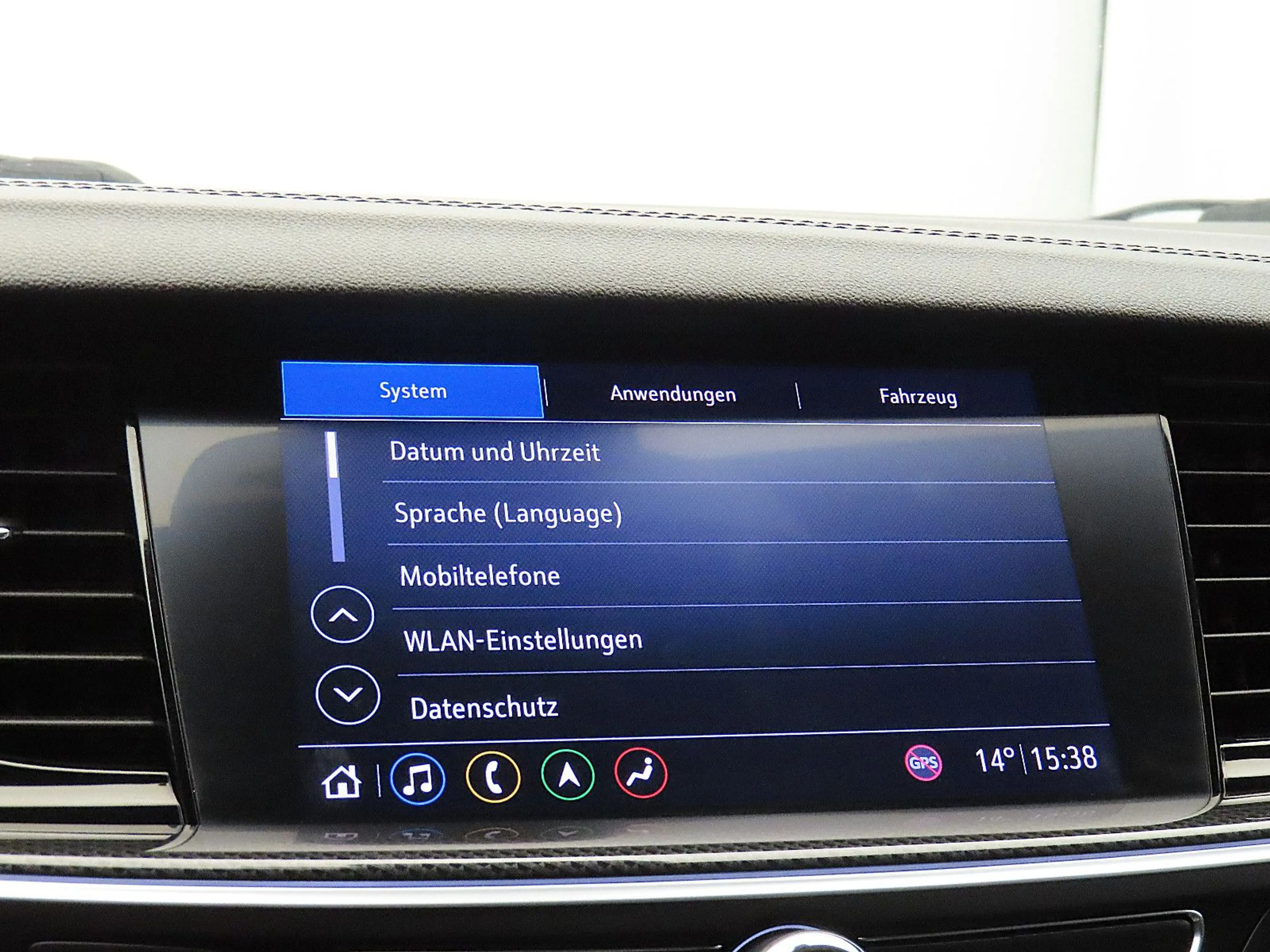 Opel Insignia ST 2.0 Business Automatik 4x4 Allrad — photo 14