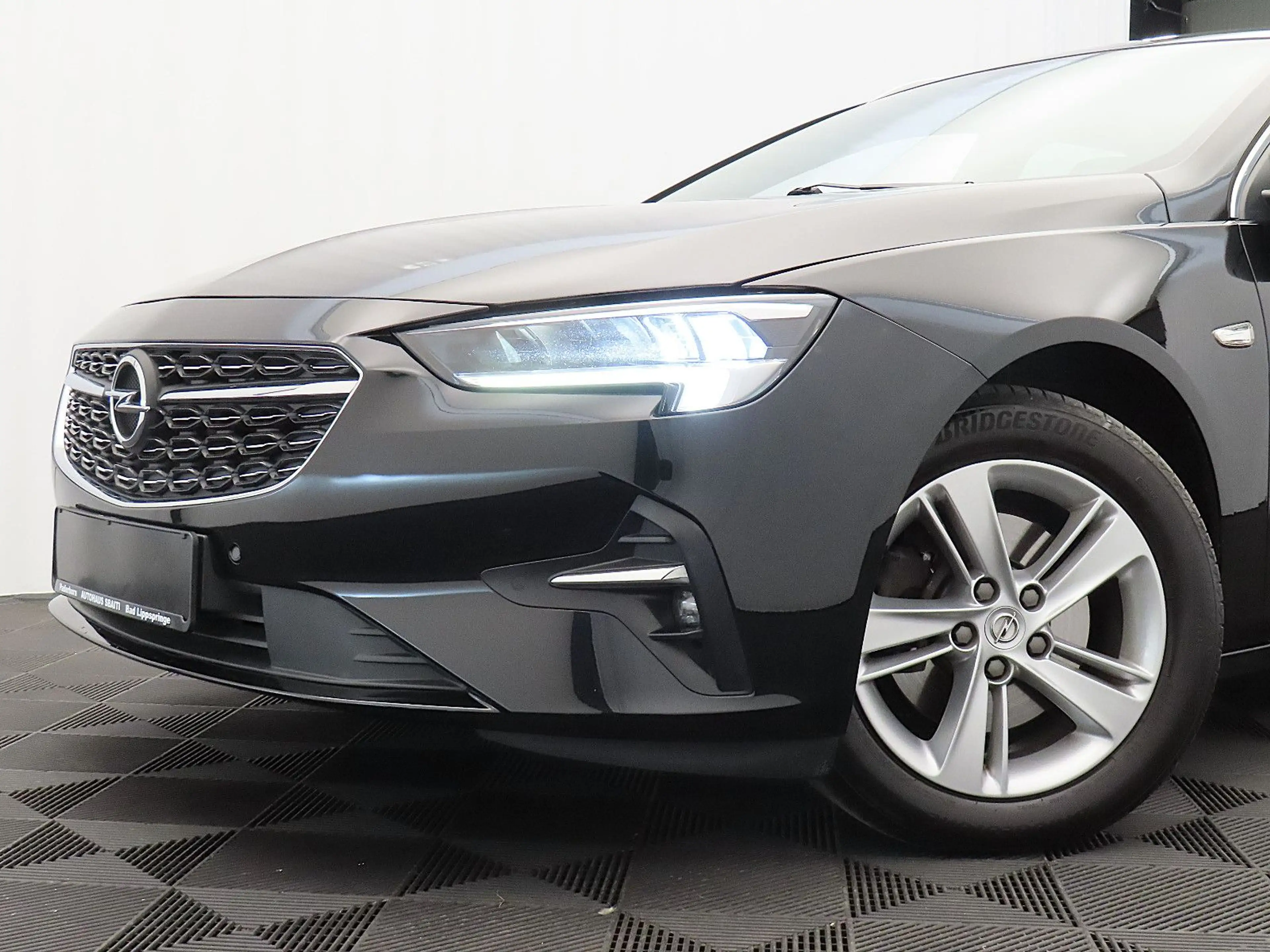 Opel Insignia ST 2.0 Business Automatik 4x4 Allrad — photo 11