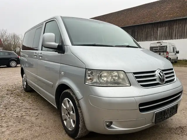 Volkswagen T5 Multivan 2.5 TDI Comfortline Aut. *7-SITZER*