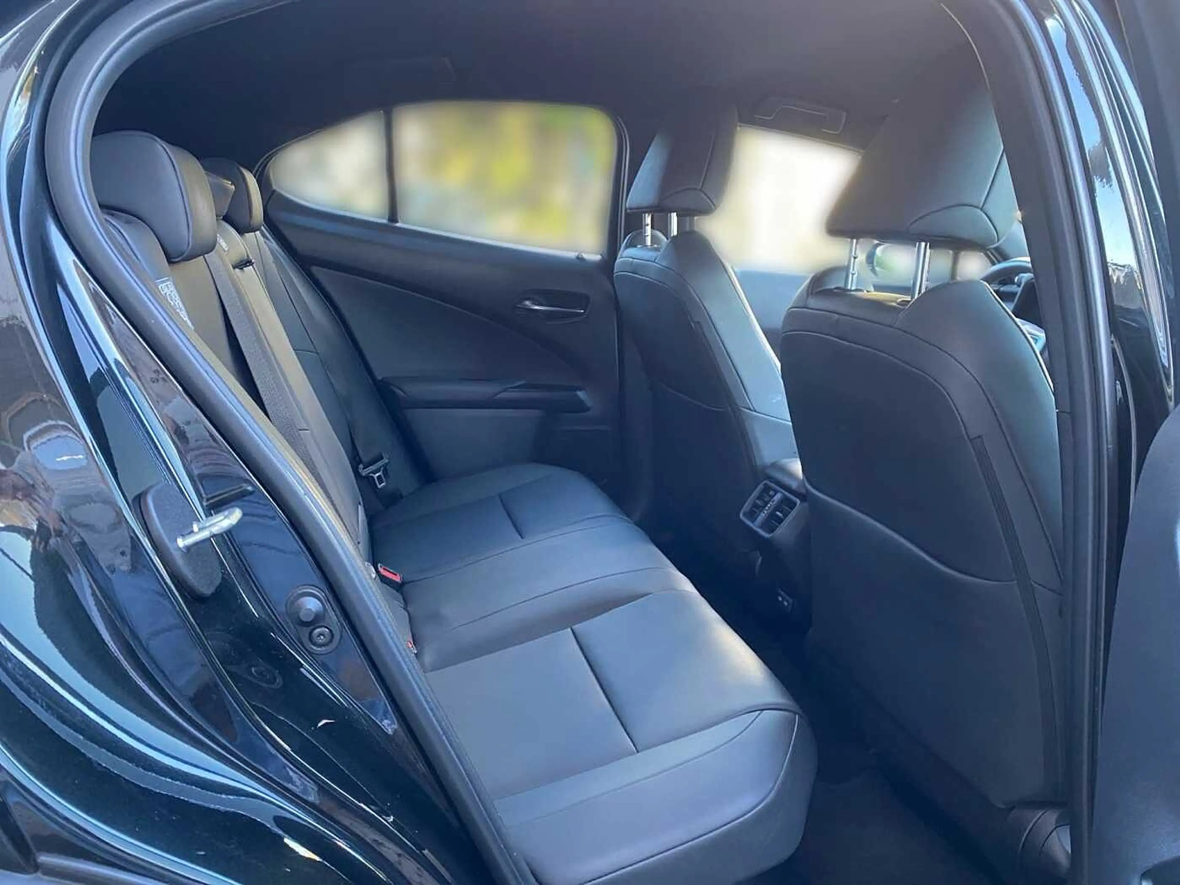 Lexus UX 250h F SPORT Design SHZ — photo 7