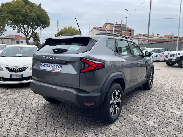 Dacia Duster view 5