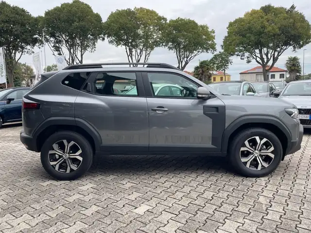 Dacia Duster view 4