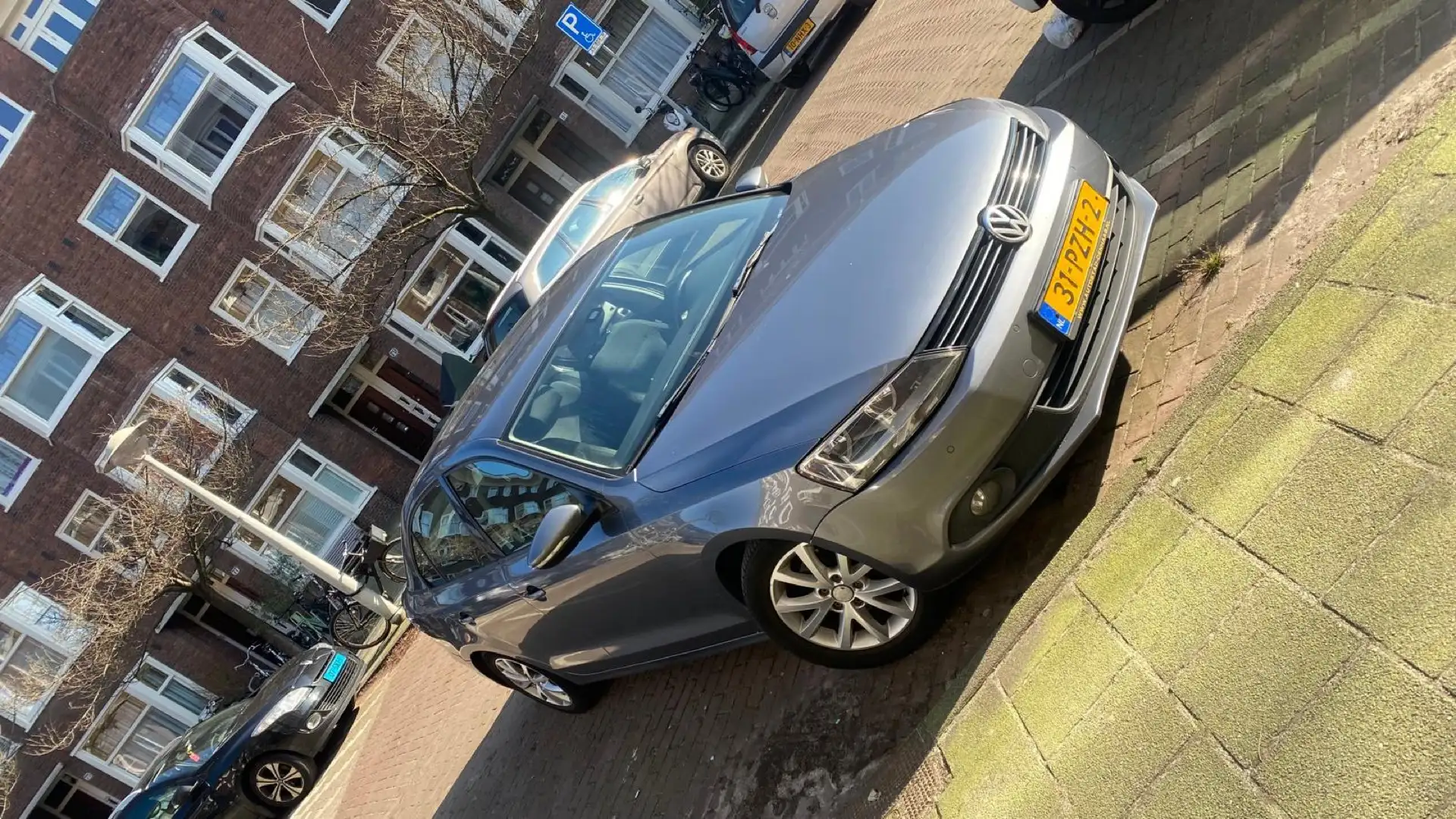 Volkswagen Jetta 1.2 TSI Comfortline Gris - 1