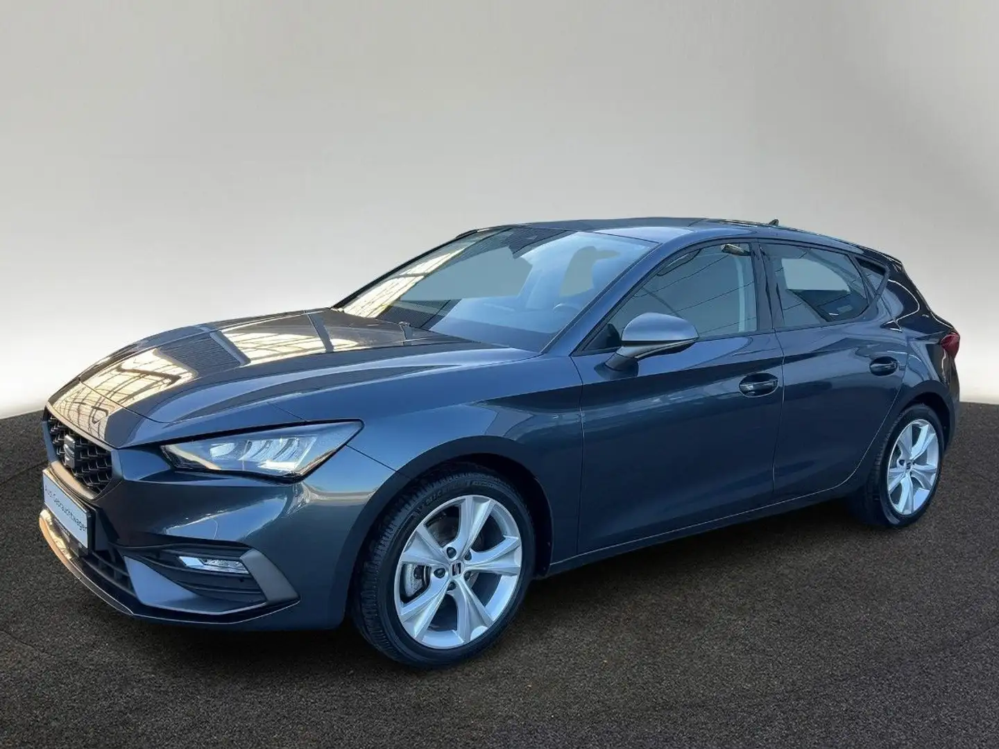 SEAT Leon 1.5 eTSI FR OPF Grau - 2