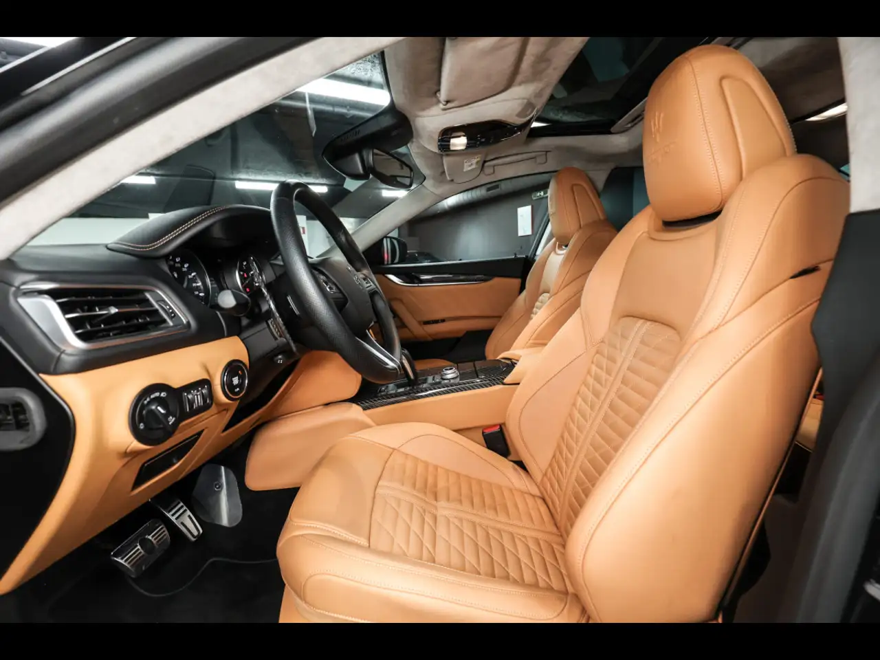 Maserati Ghibli 2023 — фото 11