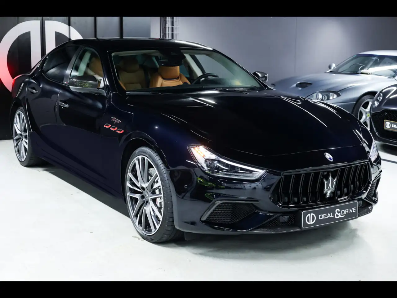 Maserati Ghibli 2023 — фото 6