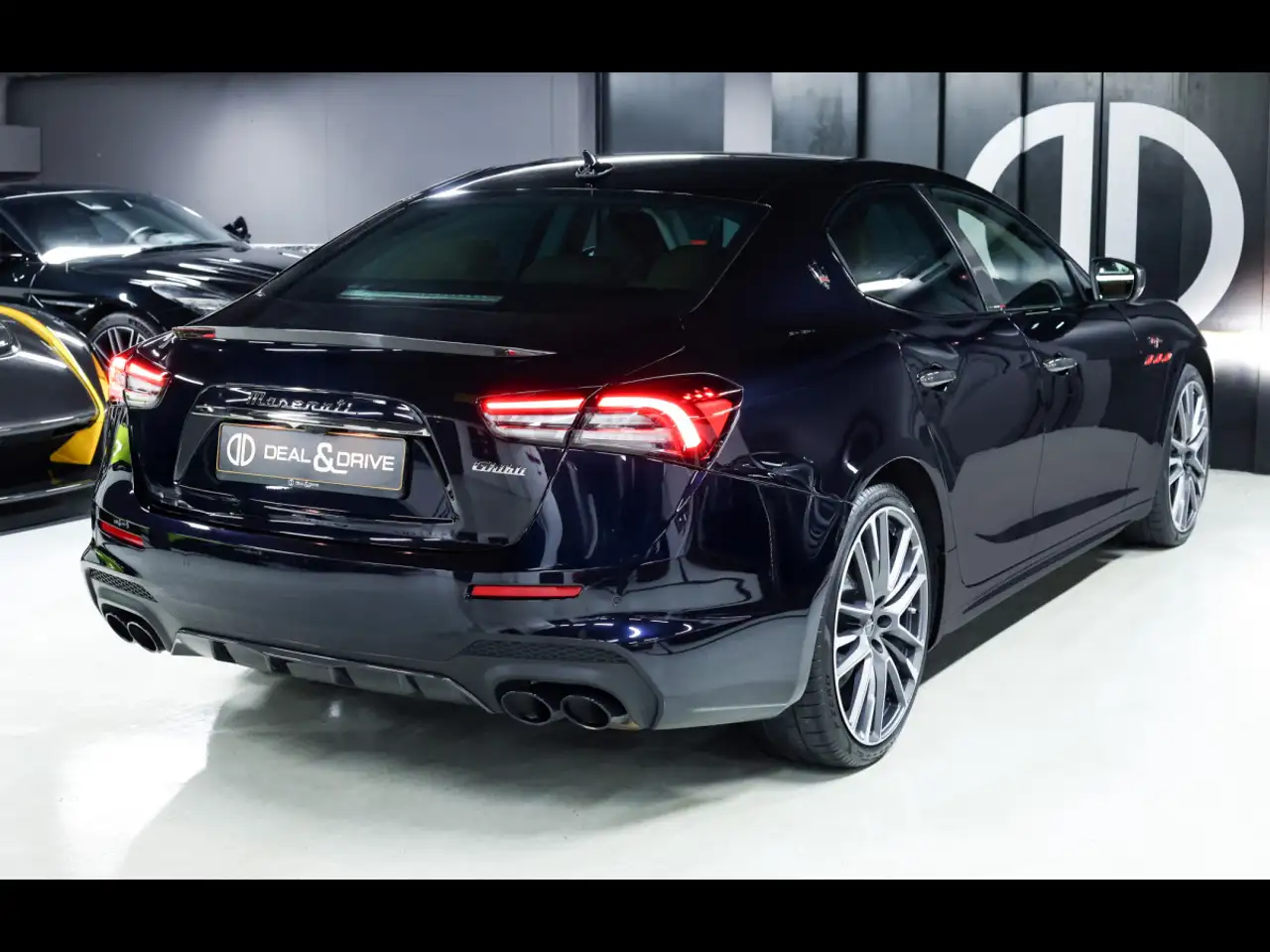 Maserati Ghibli 2023 — фото 7