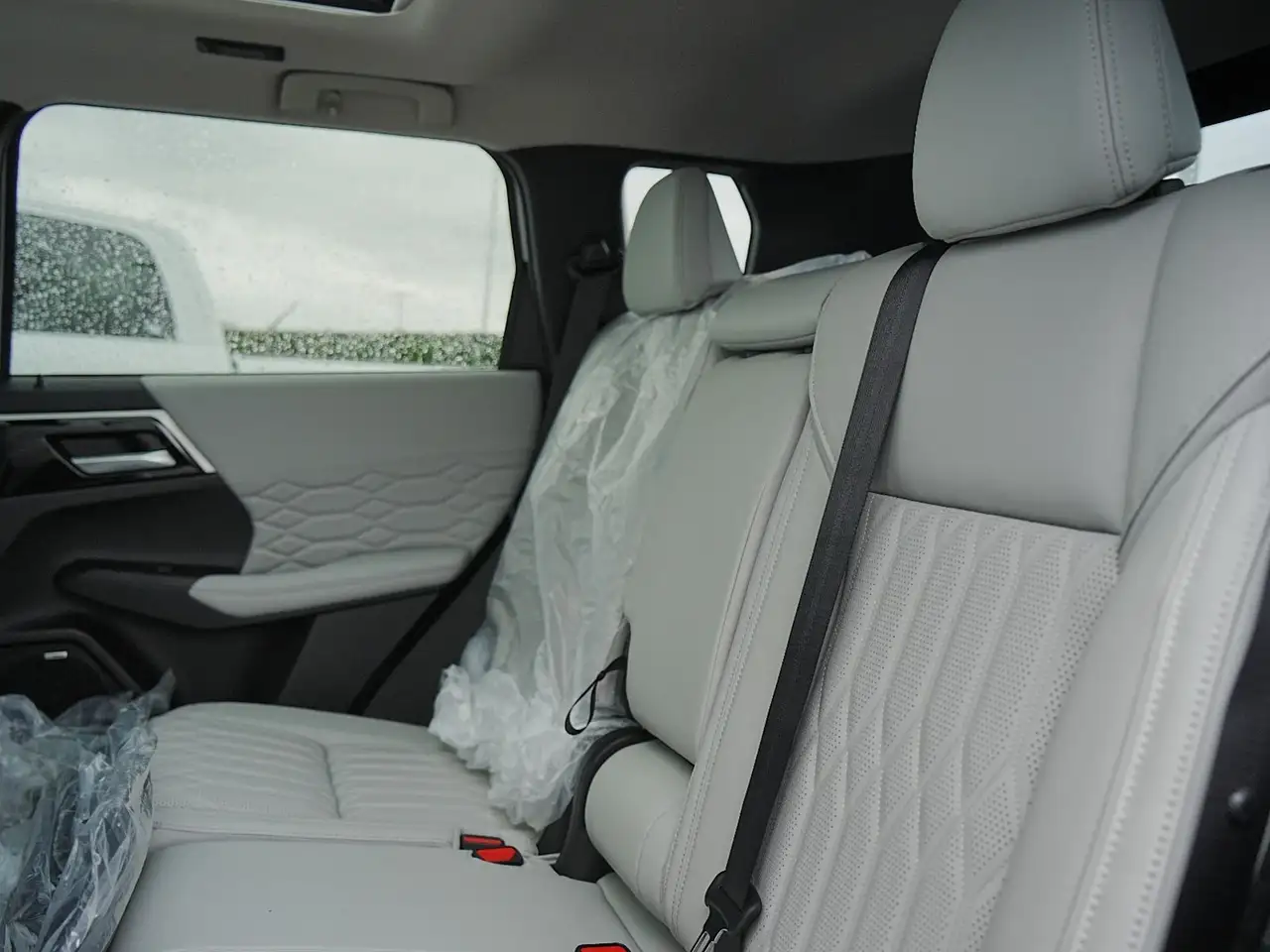 Mitsubishi Outlander снимка Mitsubishi Outlander