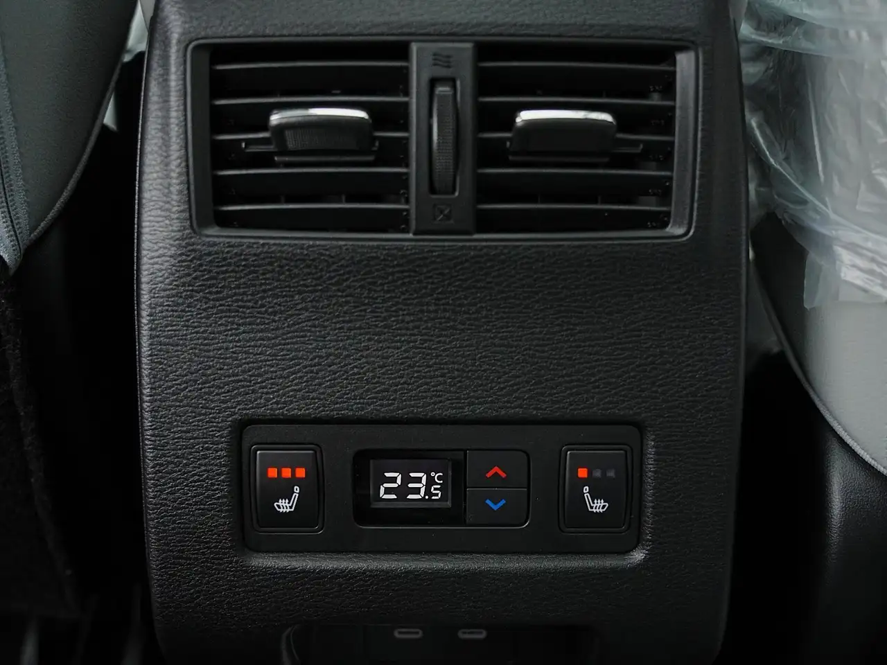 Mitsubishi Outlander снимка Mitsubishi Outlander