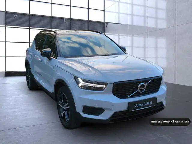 Volvo XC40 view 8