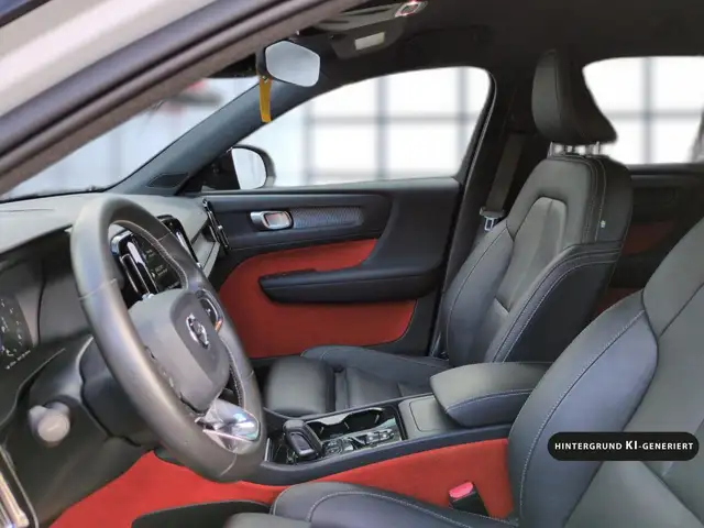 Volvo XC40 view 13