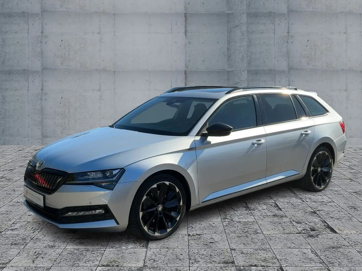 Skoda Superb Combi iV TSI DSG SPORTLINE BEAM+AHK+PANO Silber - 2