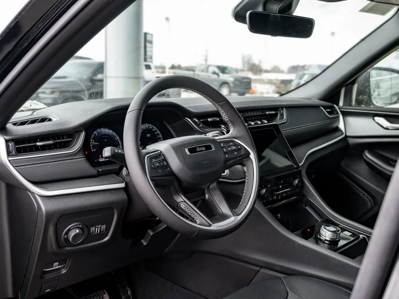 Jeep Grand Cherokee снимка Jeep Grand Cherokee