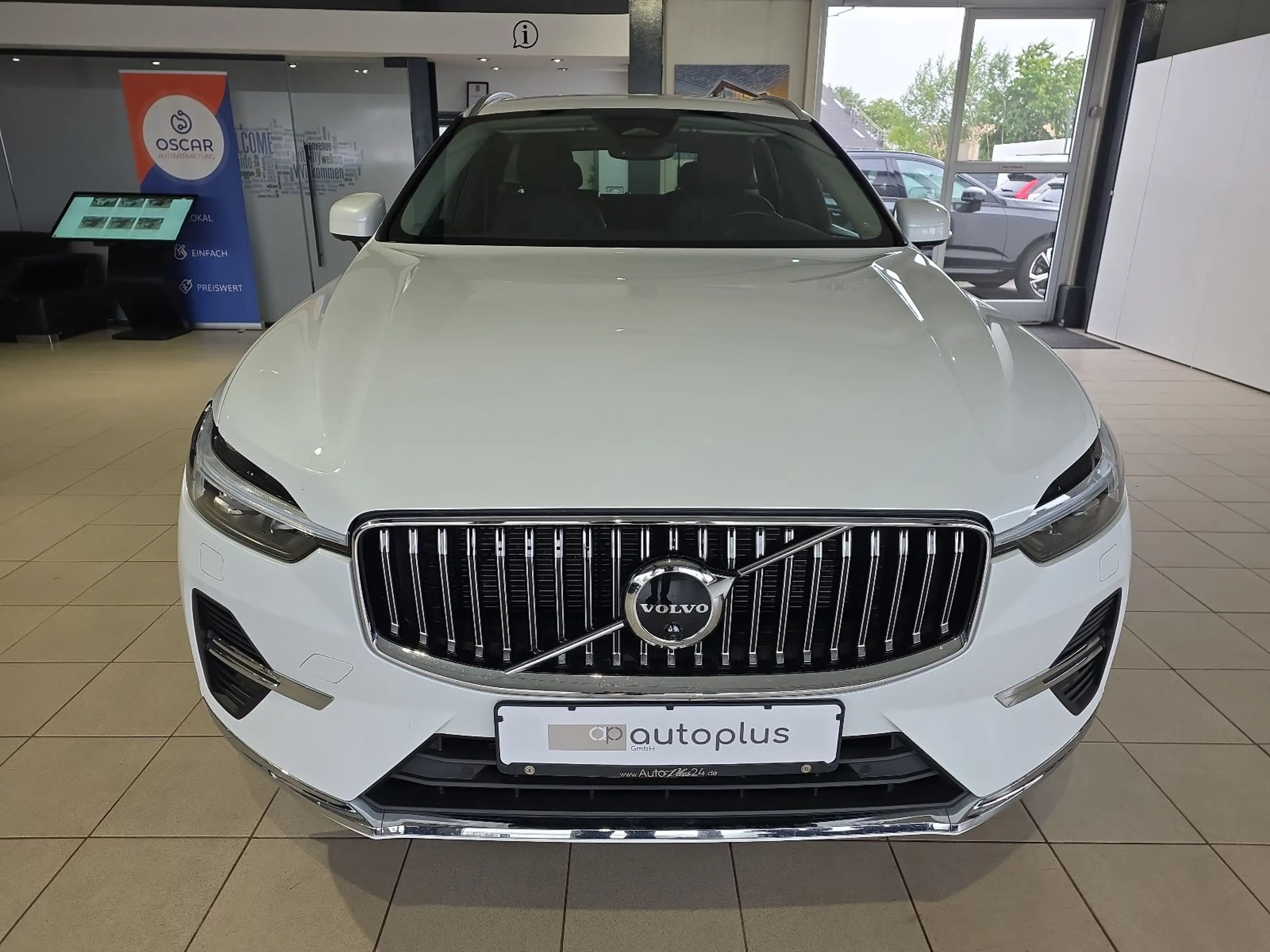 Volvo XC60 B5 Inscription ACC Sitzklima Pano 360° LED — photo 3