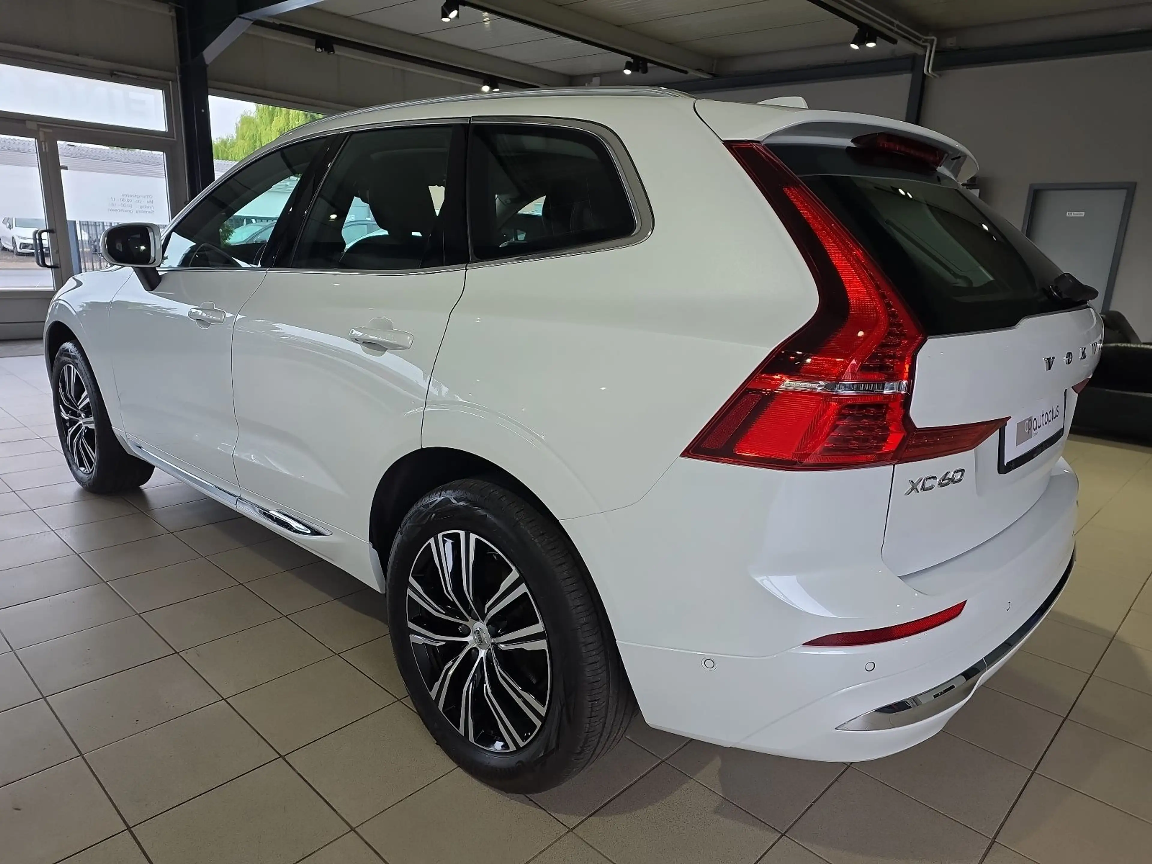 Volvo XC60 B5 Inscription ACC Sitzklima Pano 360° LED — photo 10