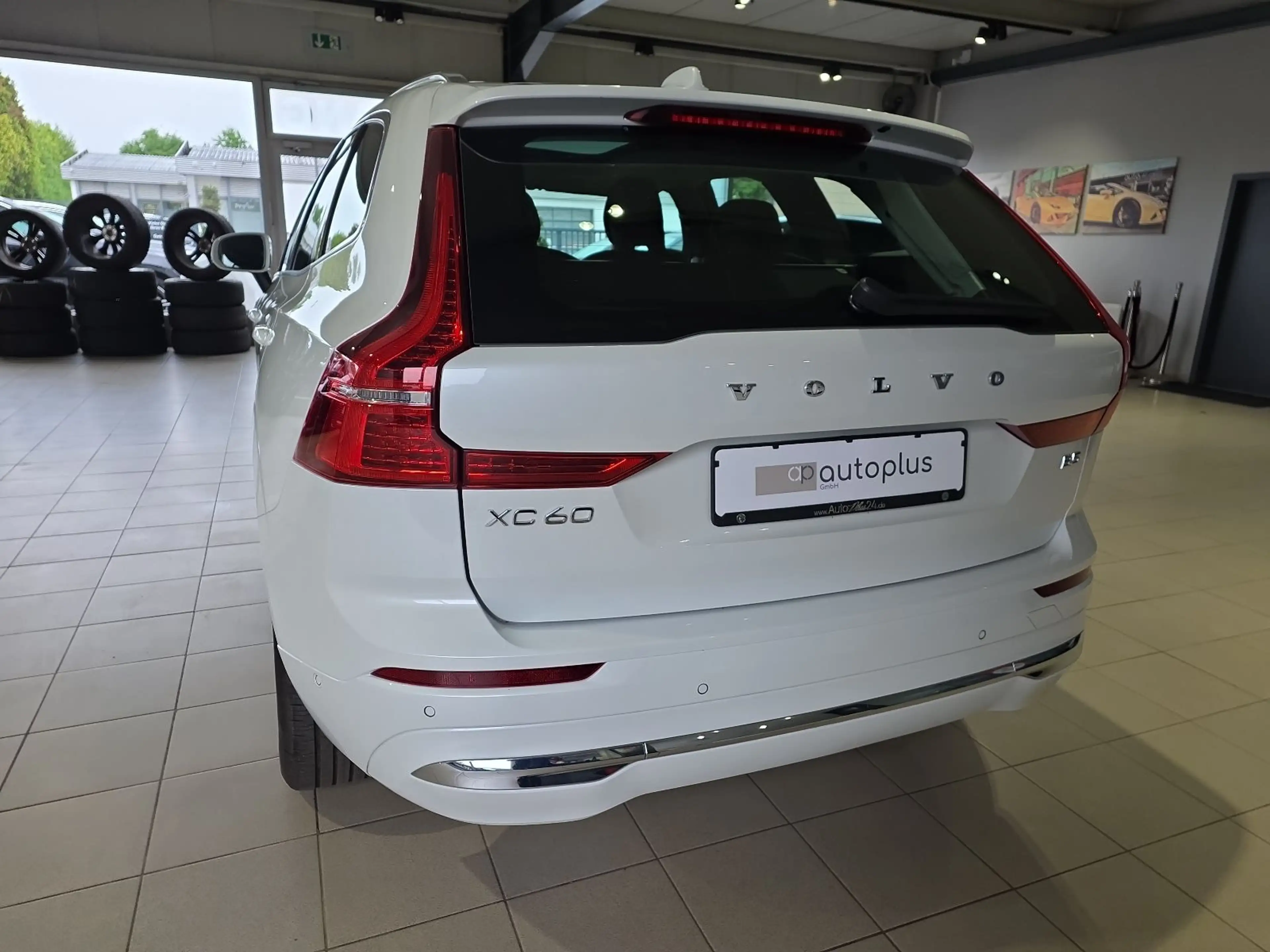 Volvo XC60 B5 Inscription ACC Sitzklima Pano 360° LED — photo 9
