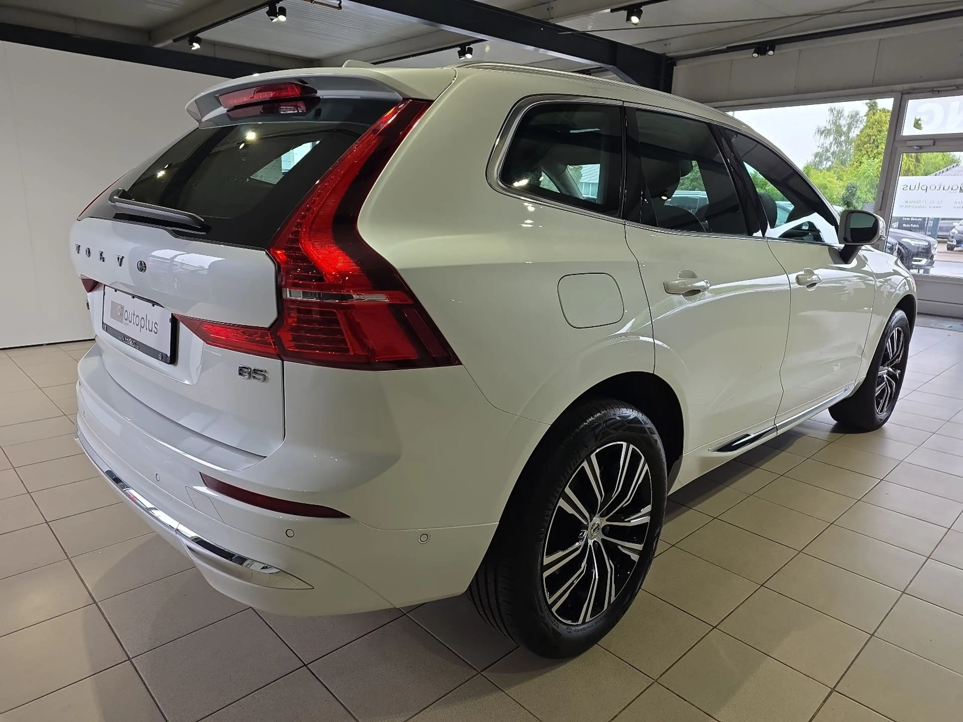 Volvo XC60 B5 Inscription ACC Sitzklima Pano 360° LED — photo 6