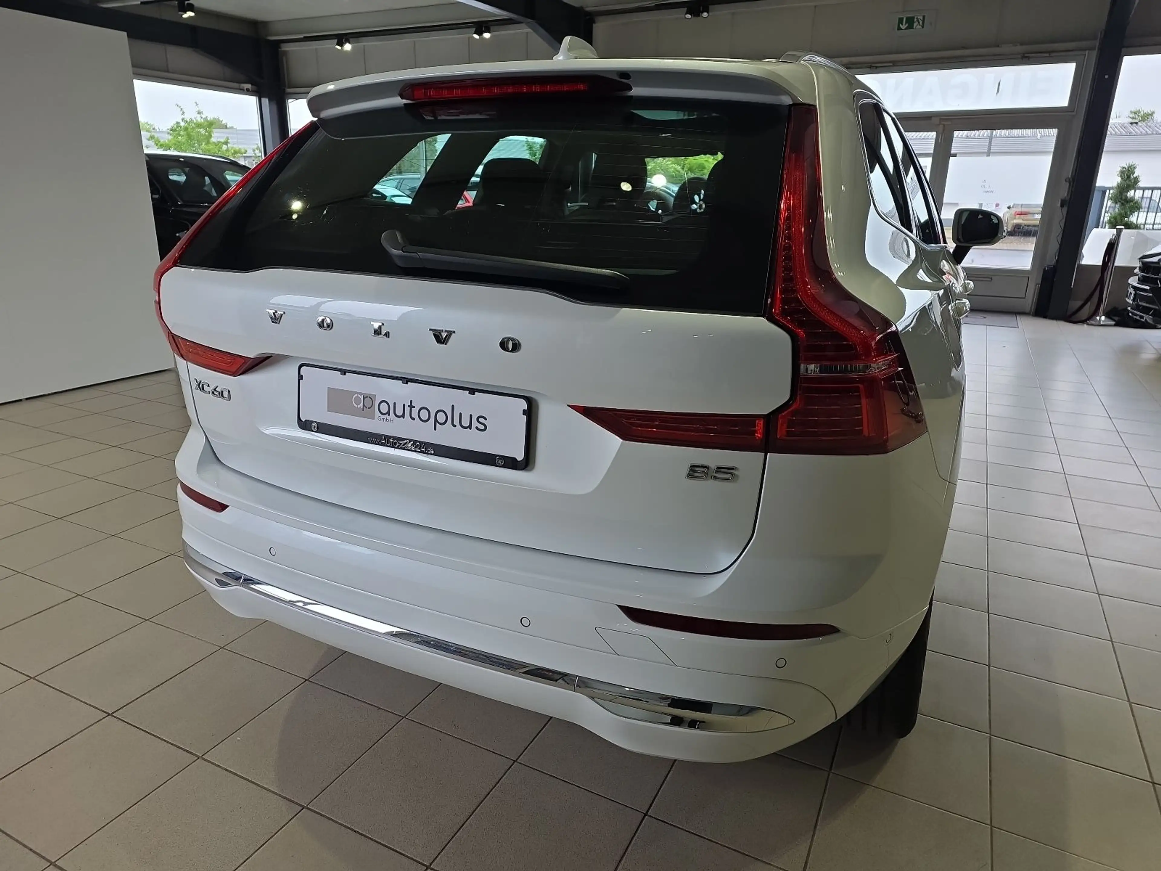 Volvo XC60 B5 Inscription ACC Sitzklima Pano 360° LED — photo 7