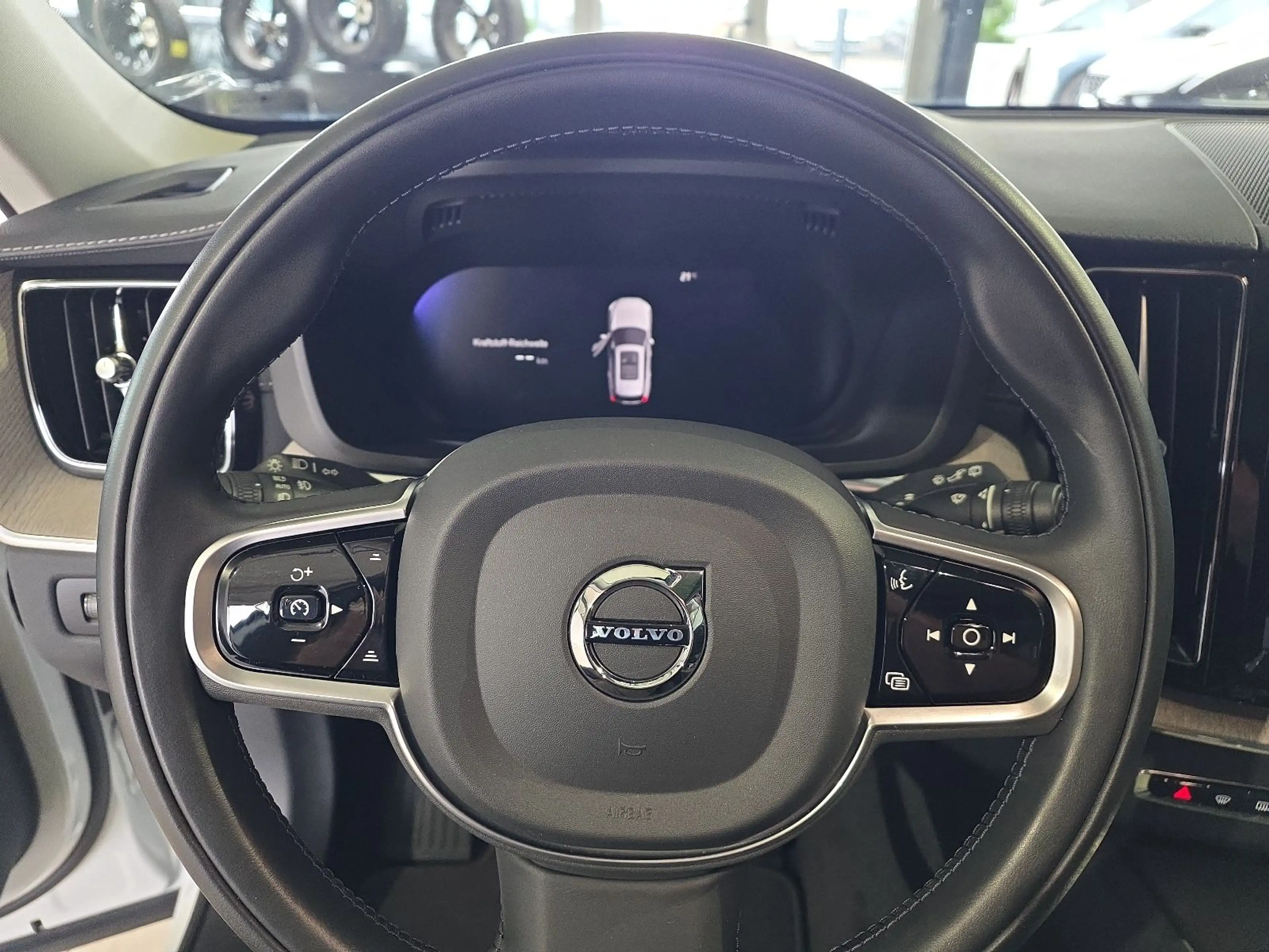 Volvo XC60 B5 Inscription ACC Sitzklima Pano 360° LED — photo 22