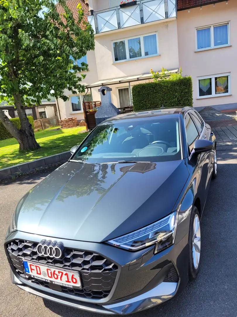 Audi A3 30 TFSI advanced Grau - 2